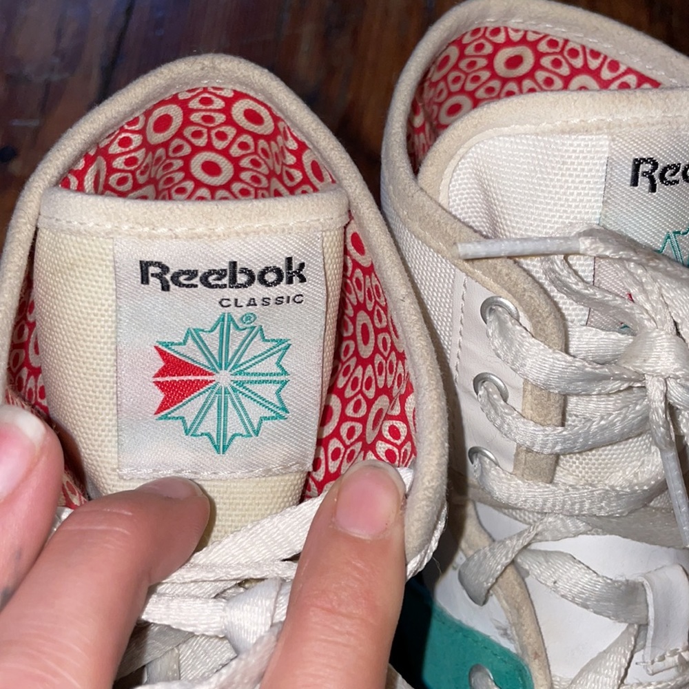 COPY - Fresh Classic & Retro Women’s Reebok HighTop Fold-Down Sneakers! - Picture 6 of 10